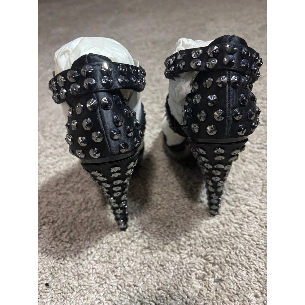 ZIGI girl Norah Black Satin Studded Platform Sandals Front Zip Heels Size 7 M - Picture 4 of 8